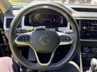 2022 Volkswagen Atlas 2.0T SE w/Technology - Interior Steering Wheel With Keys Image